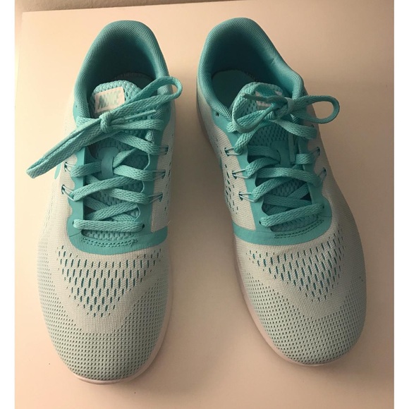 shoes - Picture 2 of 4